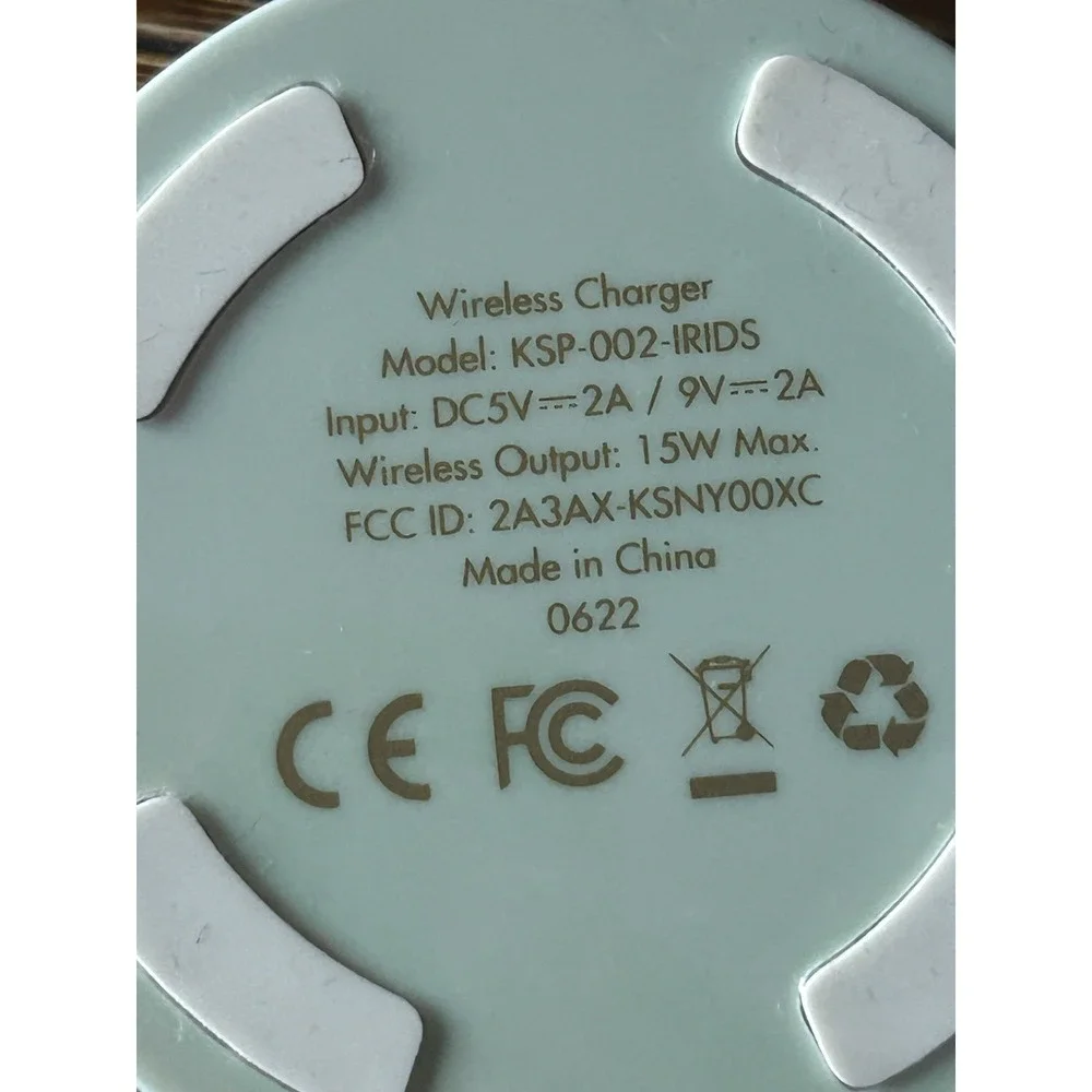New Kate Spade New York 15W Magnetic Wireless Charging Pad - Iridescent